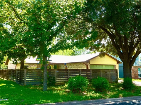 Photo of 1213 Dunstan DR, Austin, TX 78745 (MLS # 7698151)