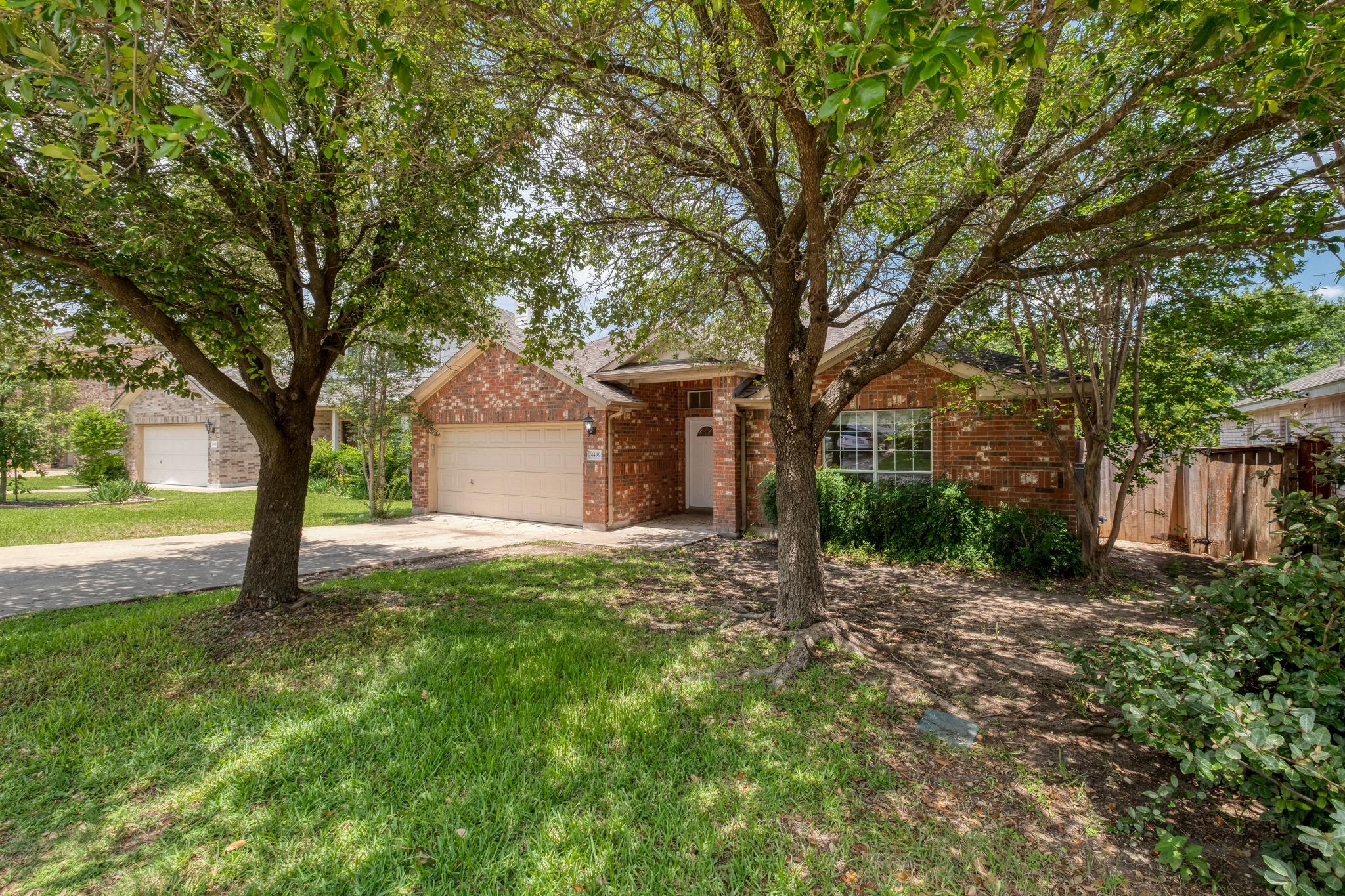 4499 Heritage Well LN