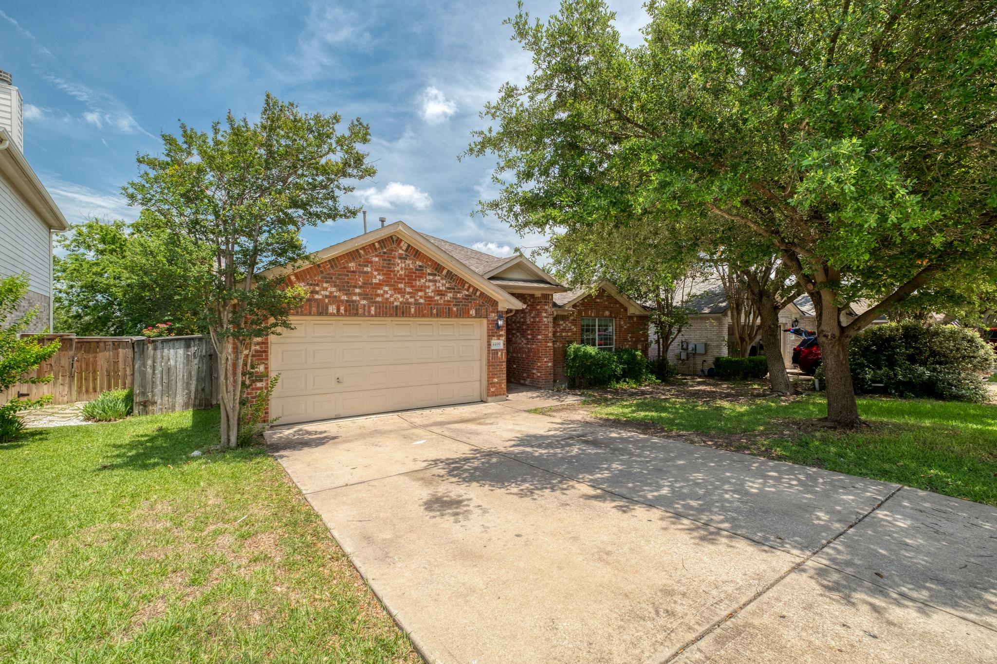 4499 Heritage Well LN