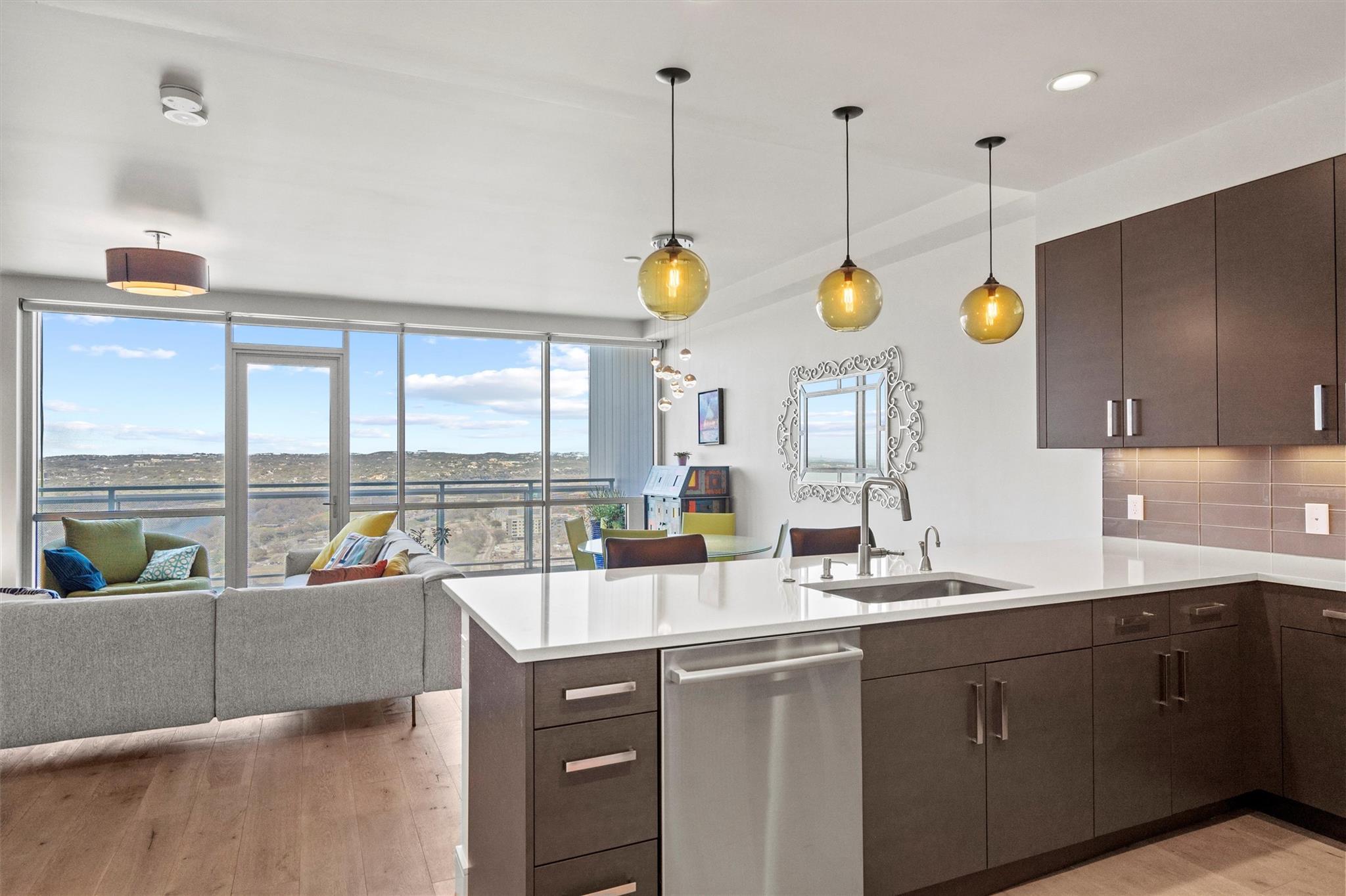 222 West Ave 2806