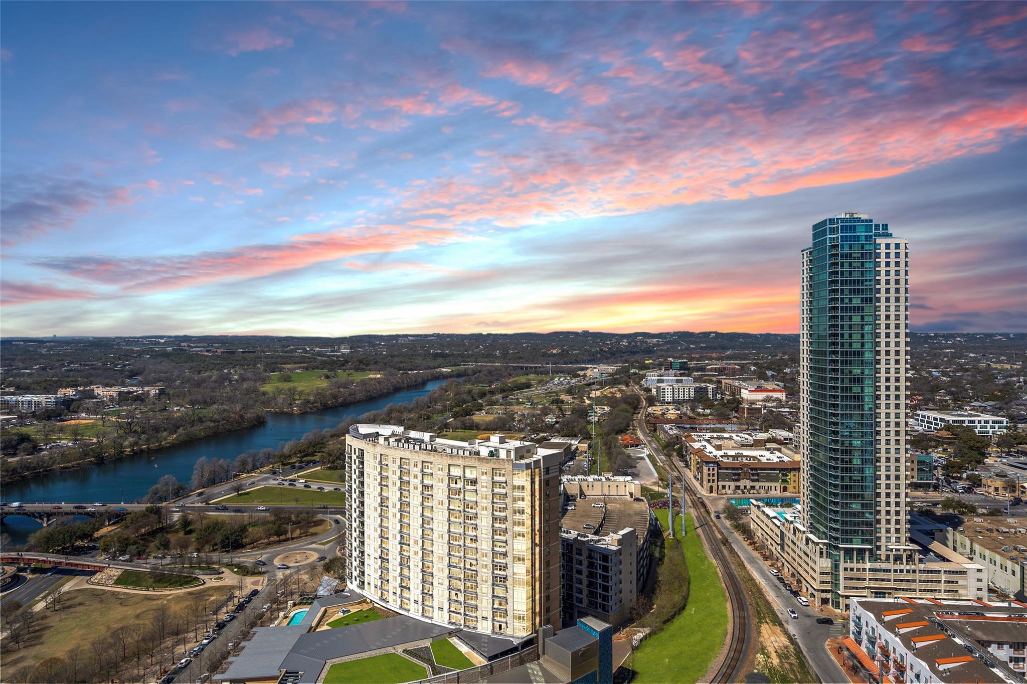 222 West Ave 2806