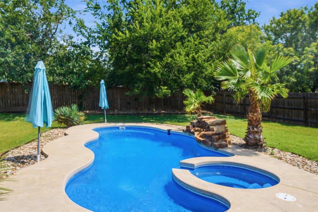 Photo of 128 Clear Water PASS, Bastrop, TX 78602 (MLS # 4424097)