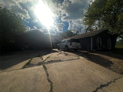 Photo of 5101 Purple Sage DR, Austin, TX 78724 (MLS # 7869264) Photo of 5101 Purple Sage DR, Austin, TX 78724 (MLS # 7869264)
