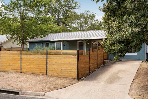 Tiny photo for 2608 SHERWOOD LN, Austin, TX 78704 (MLS # 3049084)