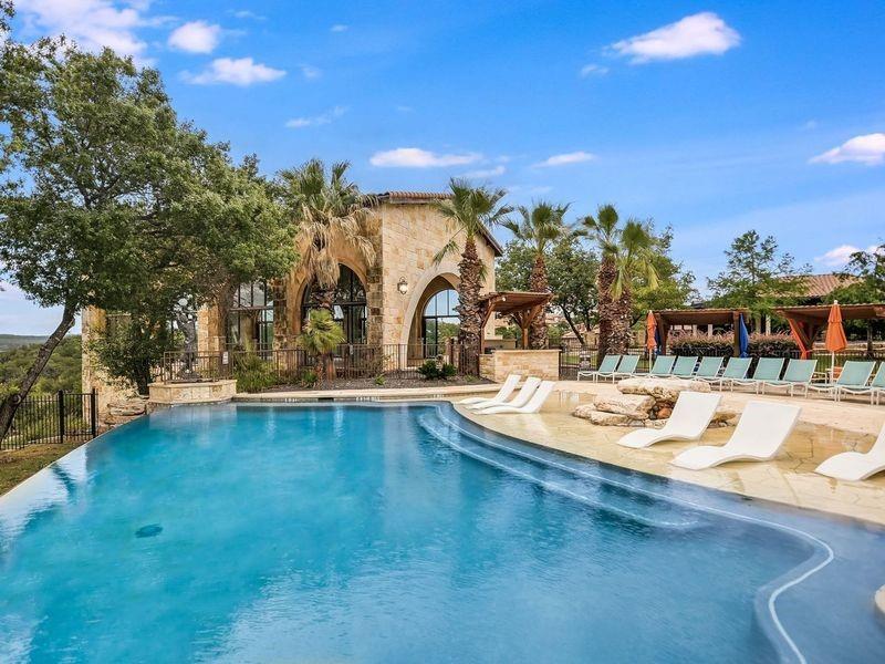 Lakeway, Texas 78738, United States, 5 Bedrooms Bedrooms, ,4 BathroomsBathrooms,Residential,Pending,21096