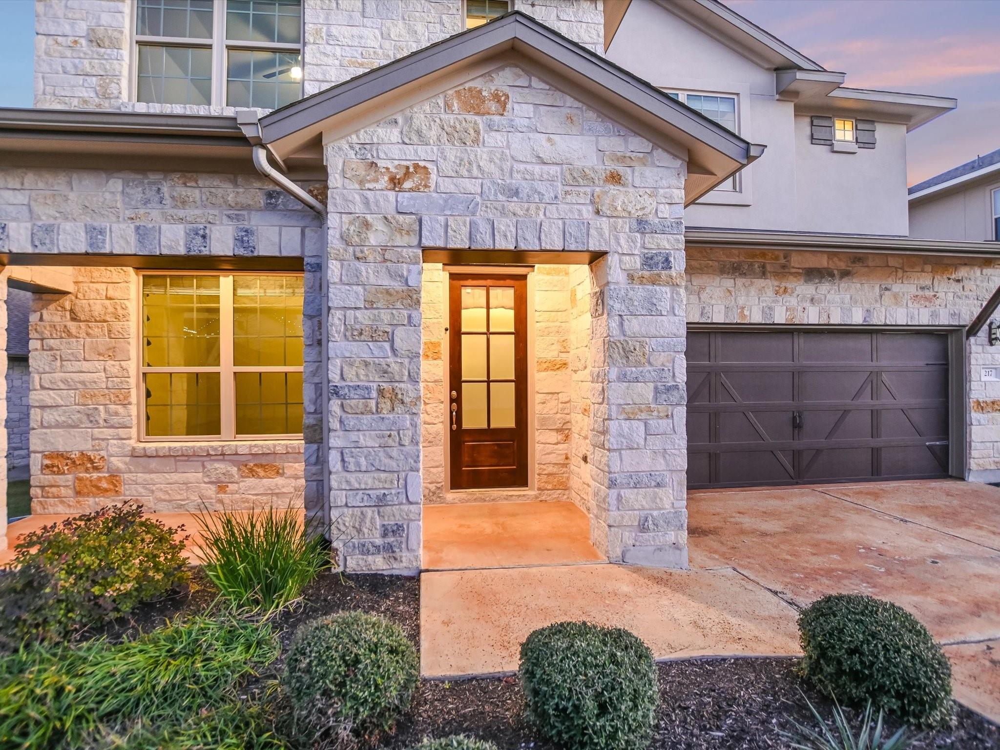 Lakeway, Texas 78738, United States, 5 Bedrooms Bedrooms, ,4 BathroomsBathrooms,Residential,Pending,21096