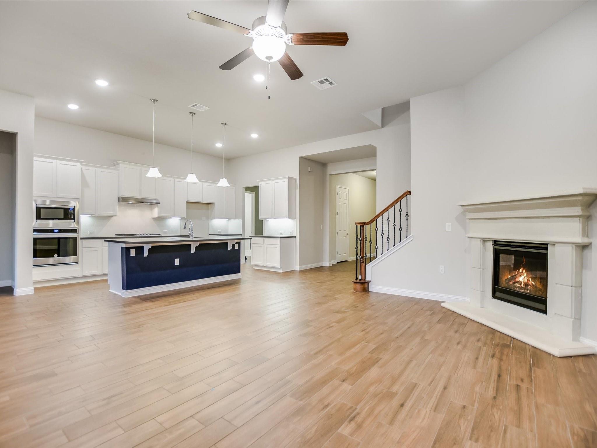 Lakeway, Texas 78738, United States, 5 Bedrooms Bedrooms, ,4 BathroomsBathrooms,Residential,Pending,21096