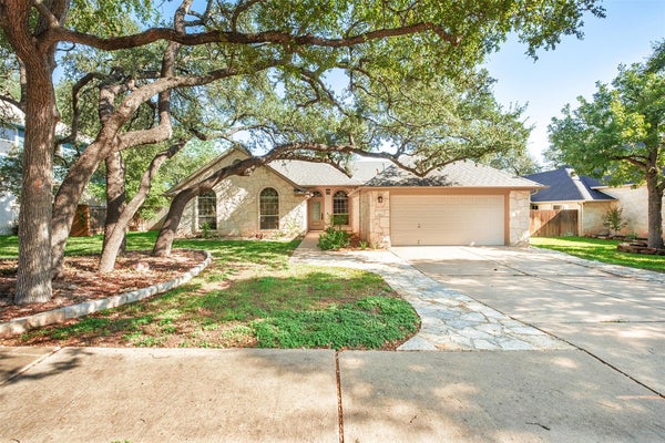 713 DOGWOOD TRL, CEDAR PARK, TX 78613 - Image 1d876d16a7bb4078fc8d4e74eca29909/3520749717