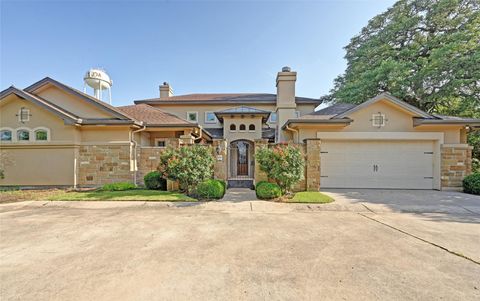 109 Via Verona Buda TX 78610