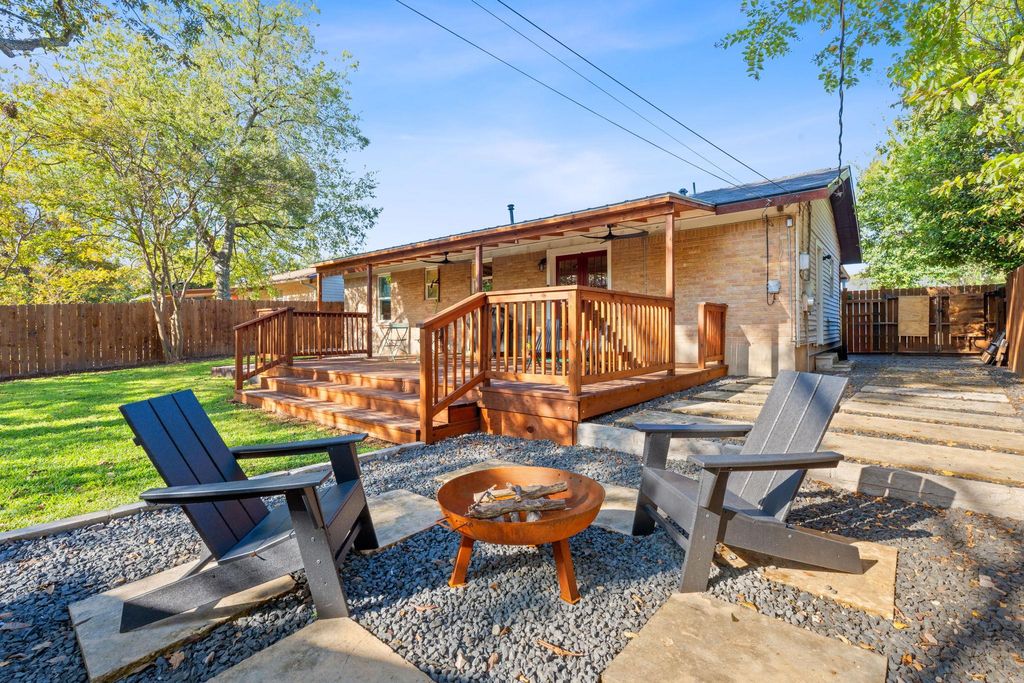 Photo for 8801 Redfield LN, Austin, TX 78758 (MLS # 6028619)