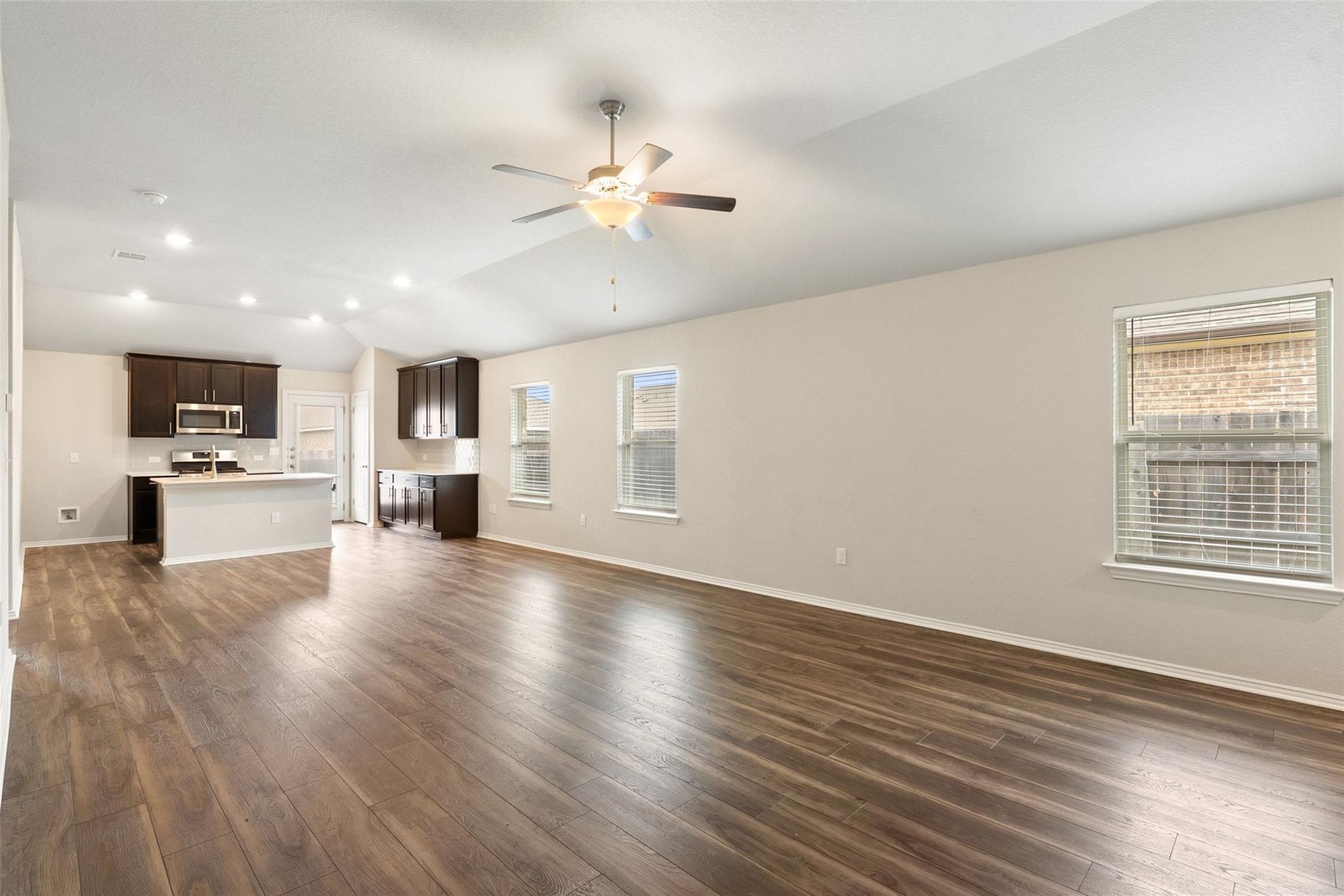 13608 Bullhorn Acacia PASS