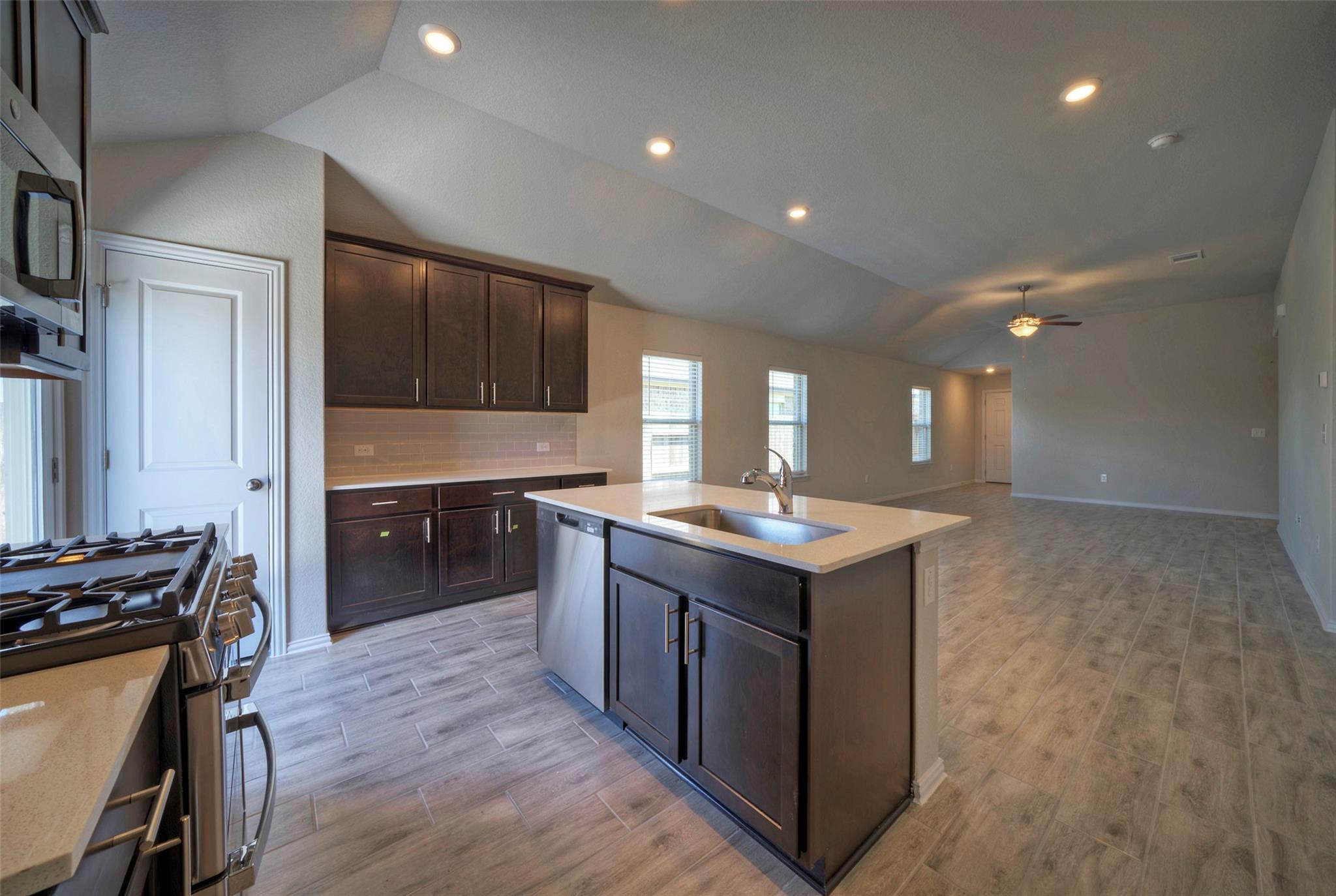 13608 Bullhorn Acacia PASS