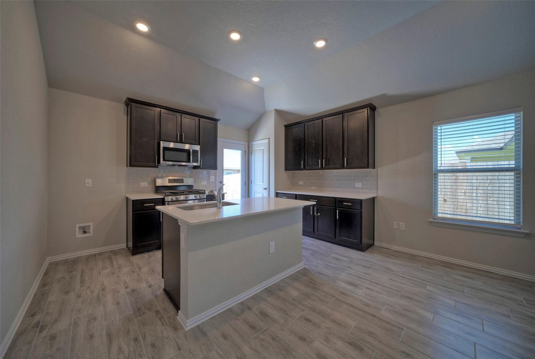 13608 Bullhorn Acacia PASS