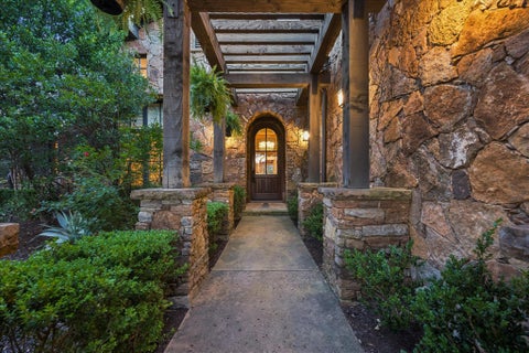 Photo of 5729 Krause LN #19, Austin, TX 78738 (MLS # 8426286)