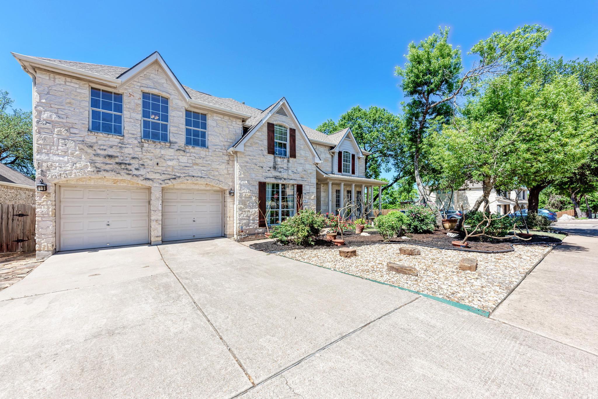 8236 Phantom Canyon DR
