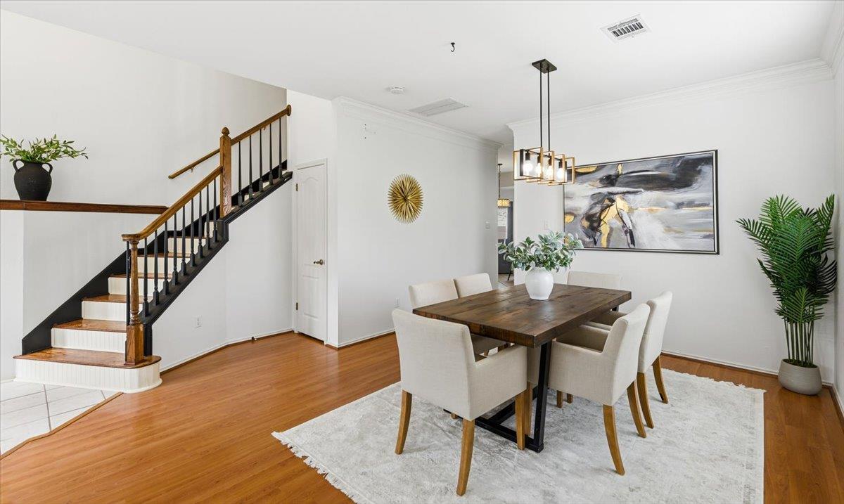1710 Amber Skyway CV