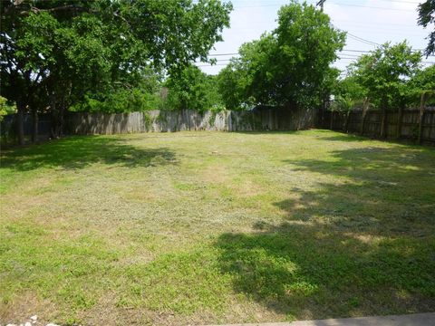 Tiny photo for 7503 Eastcrest DR, Austin, TX 78752 (MLS # 7465236)