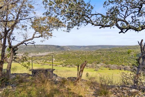 245 Bluff End RD New Braunfels TX 78132