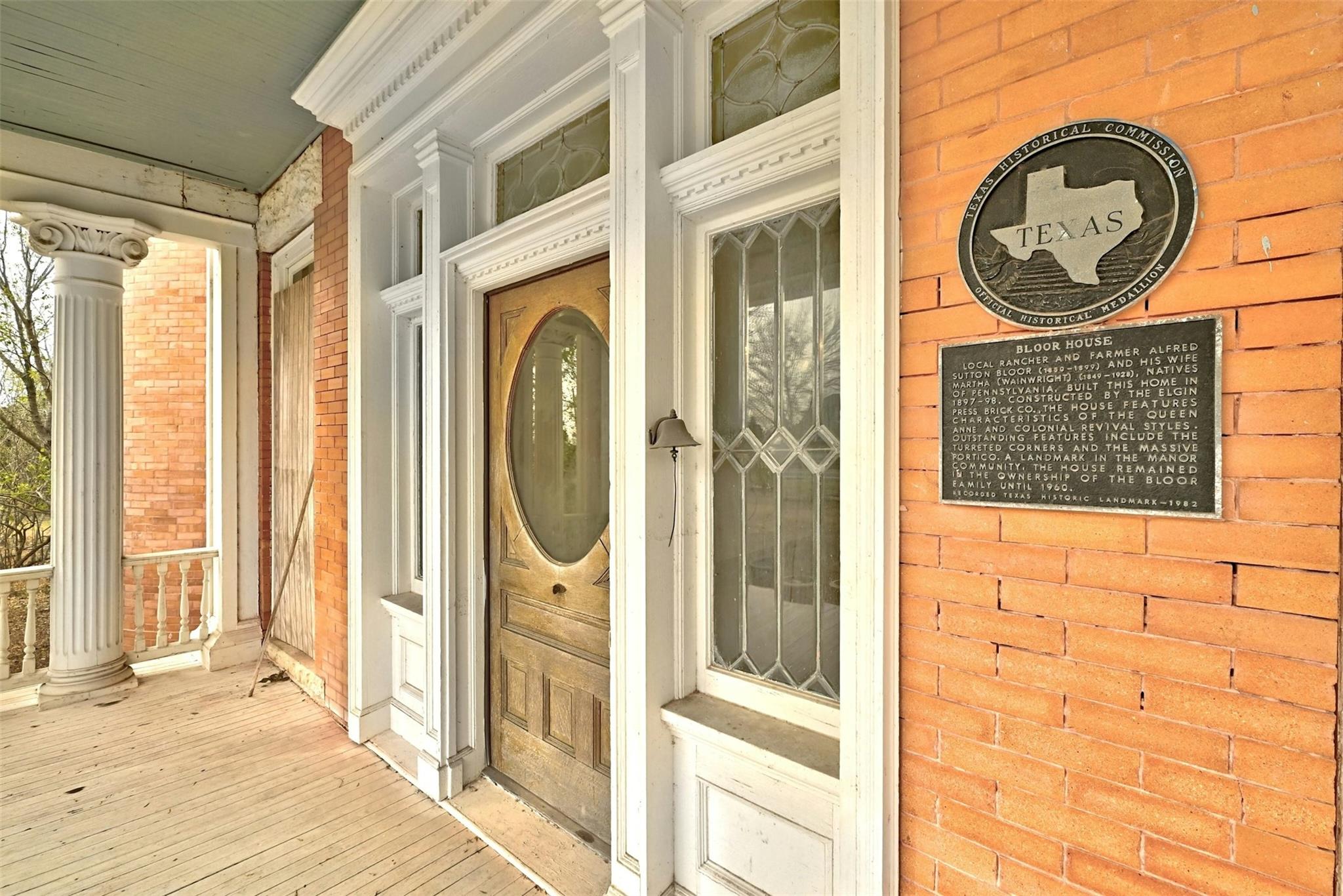 709 Lexington ST