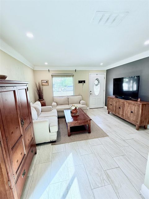 Tiny photo for 6027 Bluebell CIR, Austin, TX 78741 (MLS # 3941571)