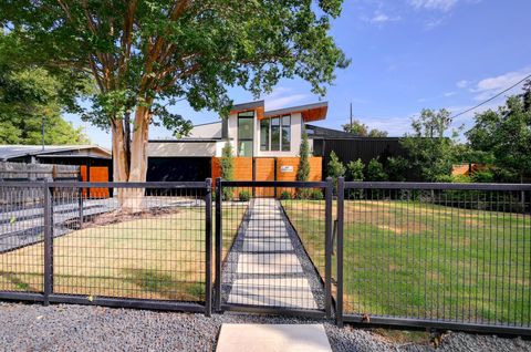 Photo of 908 Chote Ave, Austin, TX 78702 (MLS # 2737067)