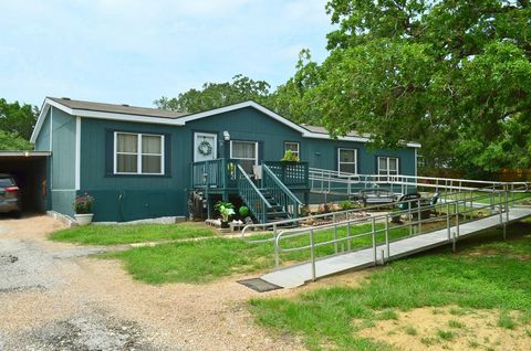 Photo of 218 Texas Oak DR, Cedar Creek, TX 78612 (MLS # 1579709)