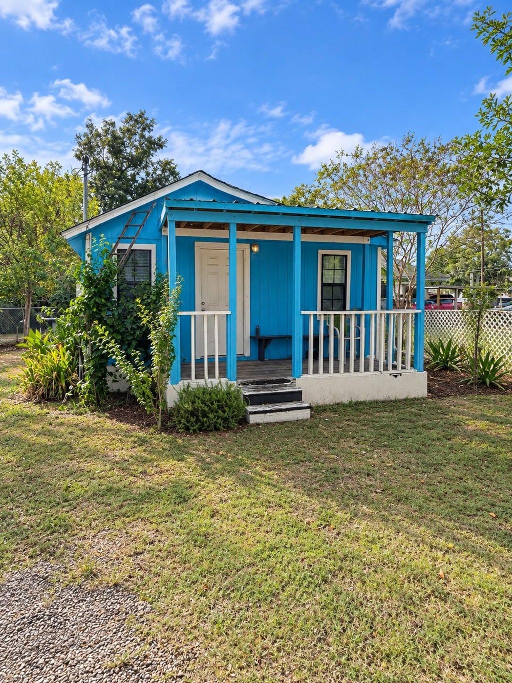 Photo of 1108 NE Water ST, Victoria, TX 77901 (MLS # 5639885)
