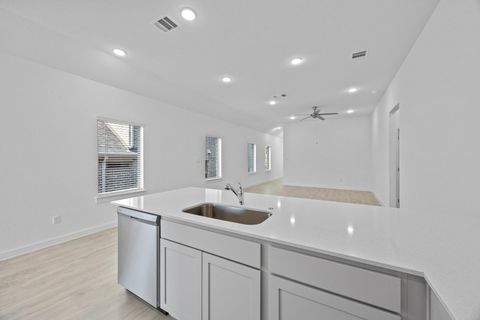 Tiny photo for 8011 Shining Flor RUN, Lago Vista, TX 78645 (MLS # 8073549)