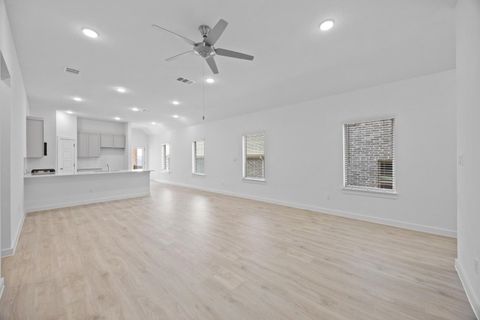 Tiny photo for 8011 Shining Flor RUN, Lago Vista, TX 78645 (MLS # 8073549)