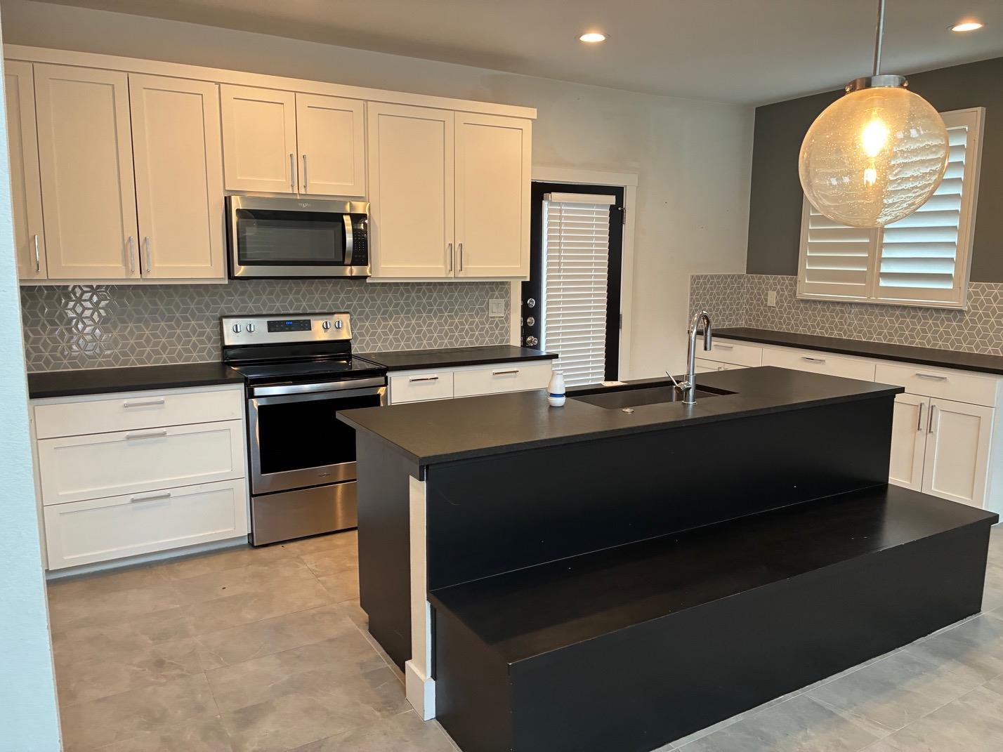 403 Summit Ridge DR N