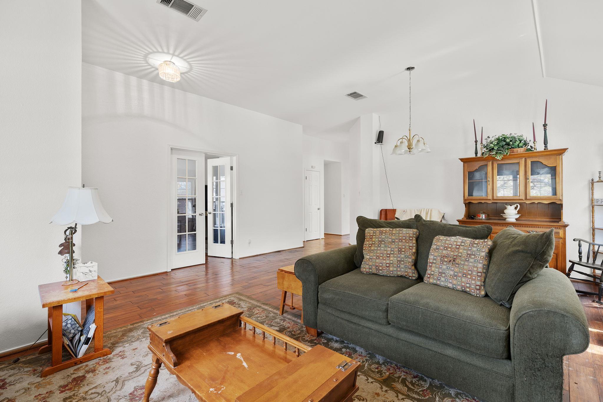 3624 Flora Vista LOOP