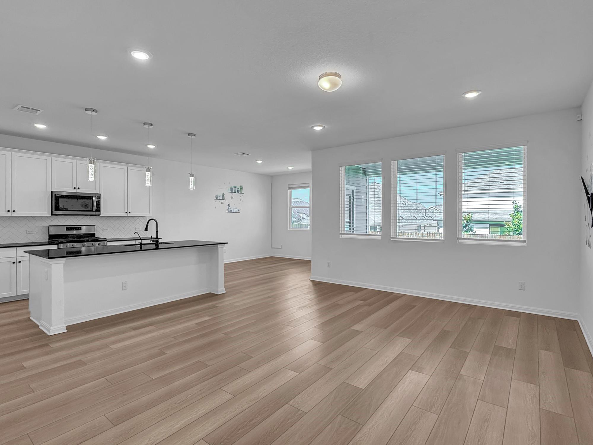 2608 Emerson TRL