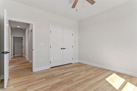 A home in Giddings