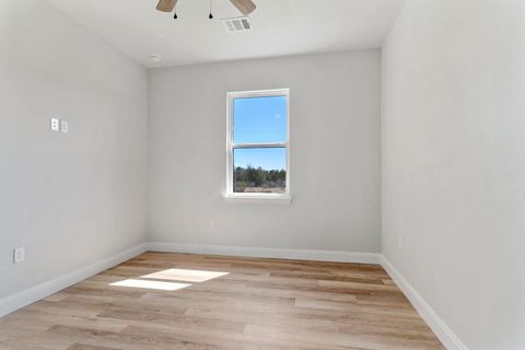A home in Giddings