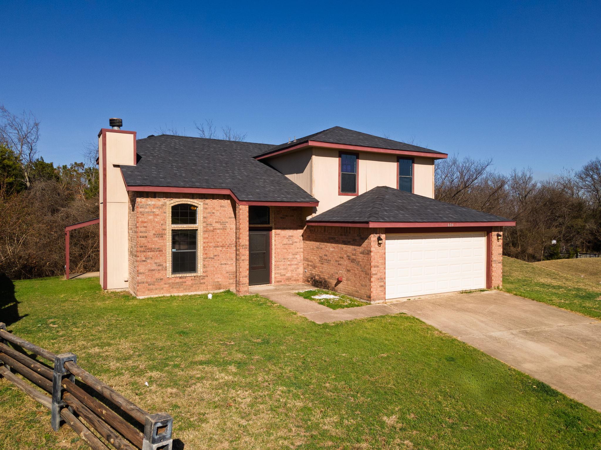606 Redbud DR