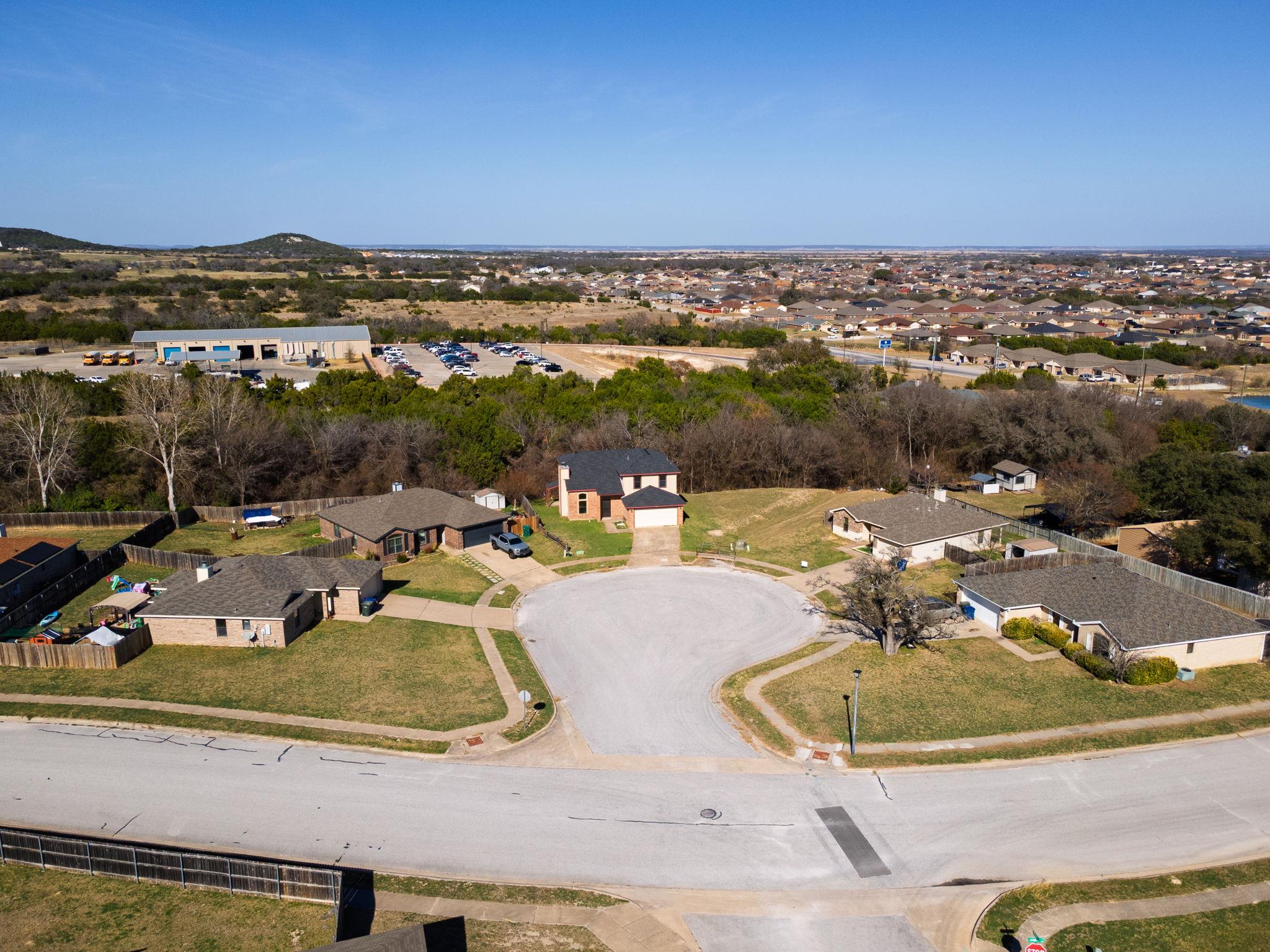 606 Redbud DR