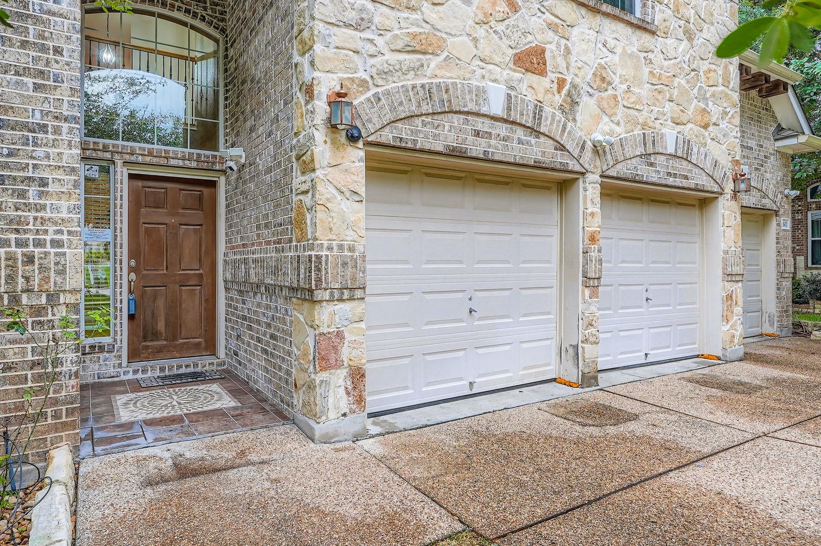 2607 Deep River CIR