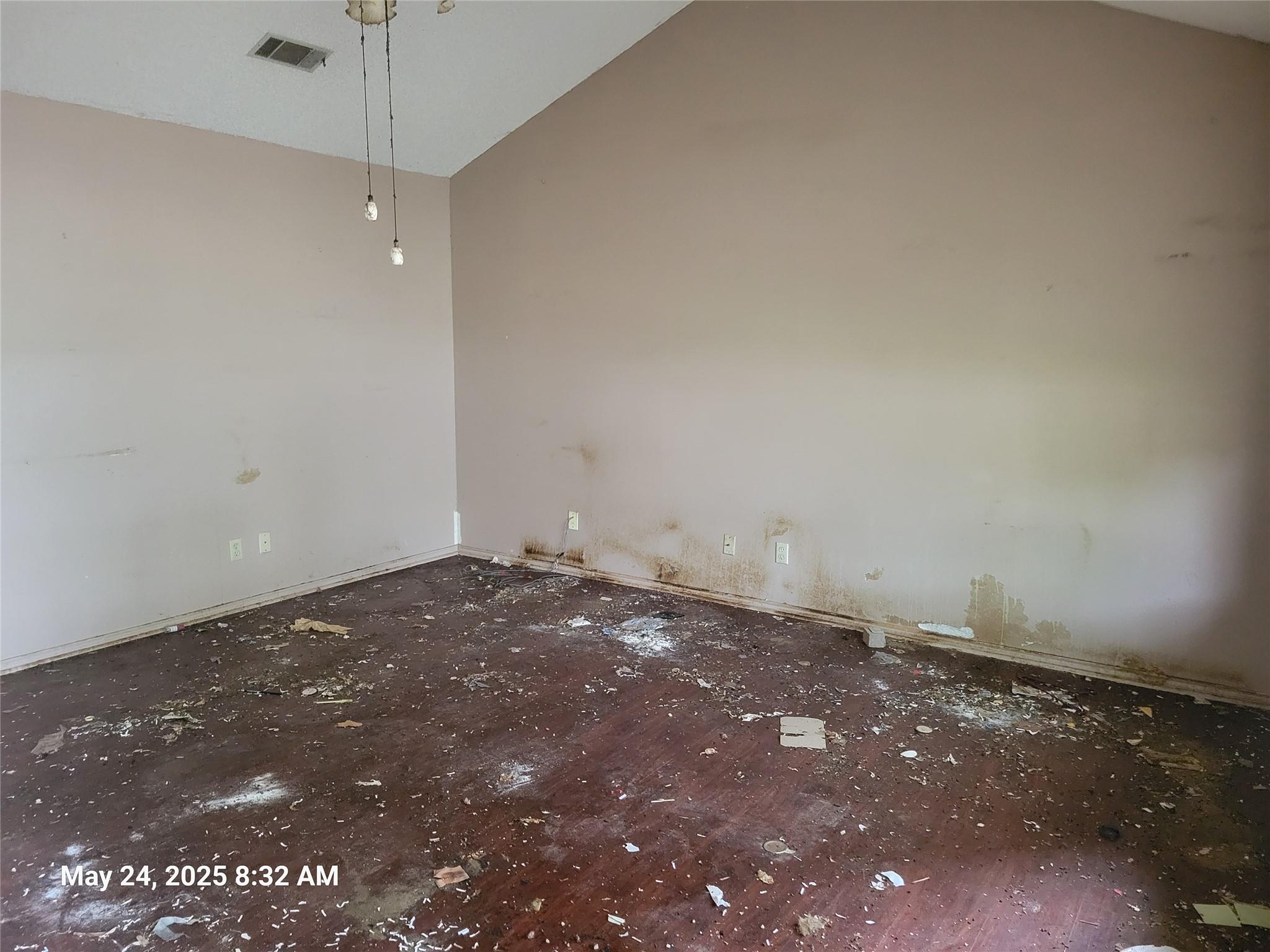 1508 Heather LN