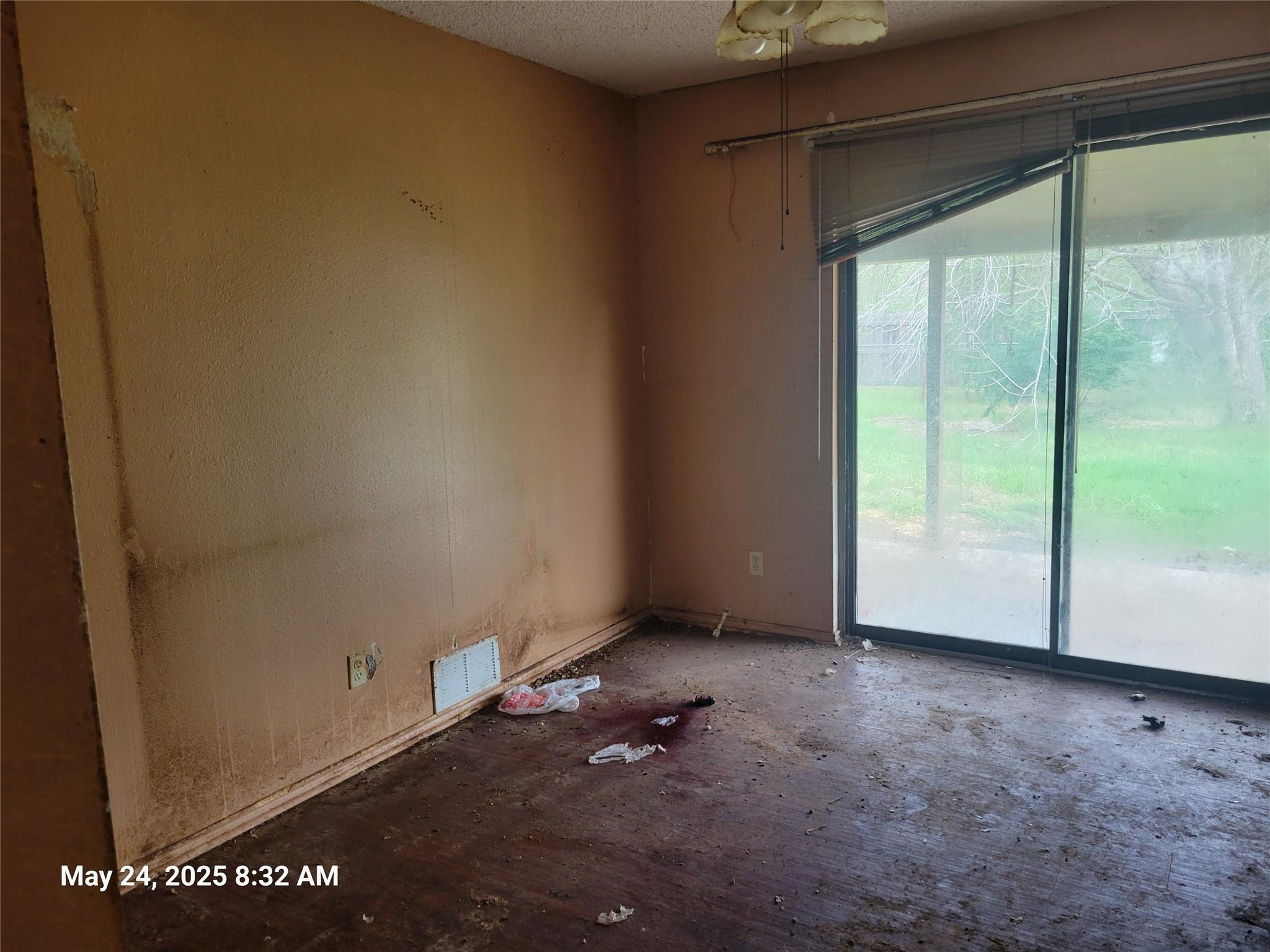 1508 Heather LN