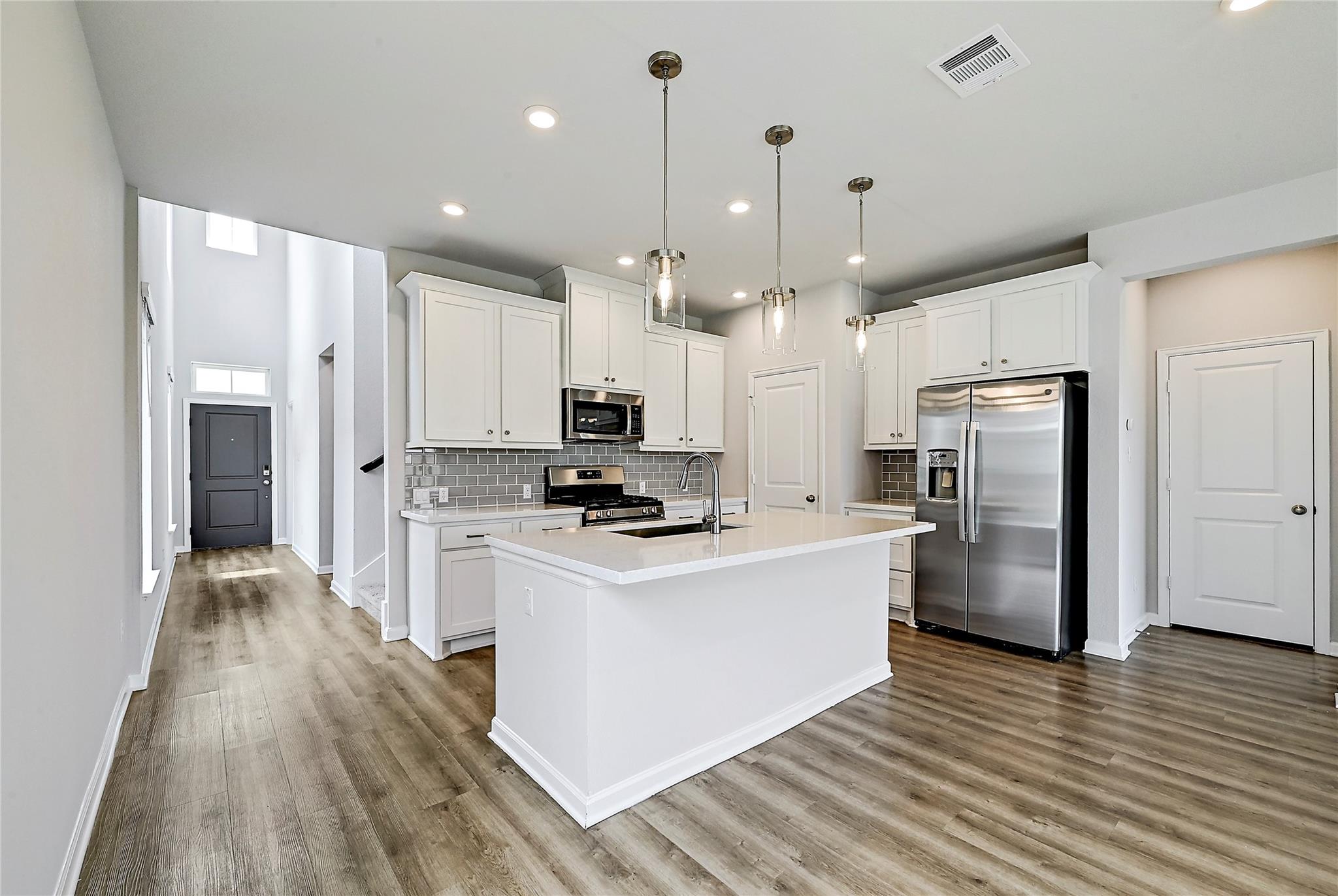 209 Banyon DR