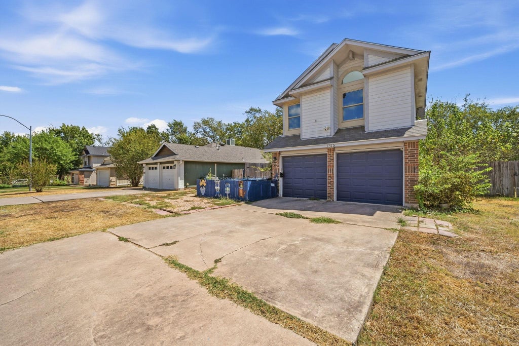 Photo of 1315 E Logan ST, Round Rock, TX 78664 (MLS # 3780800)