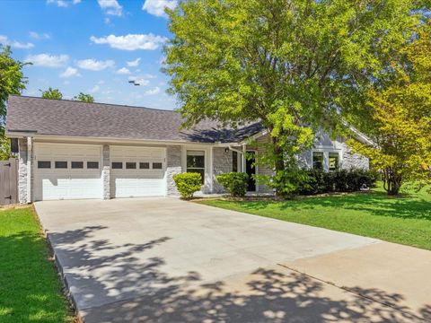 Photo of 7302 Meadowood Drive DR, Austin, TX 78723 (MLS # 9252780)