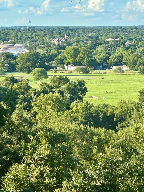 A home in La Grange