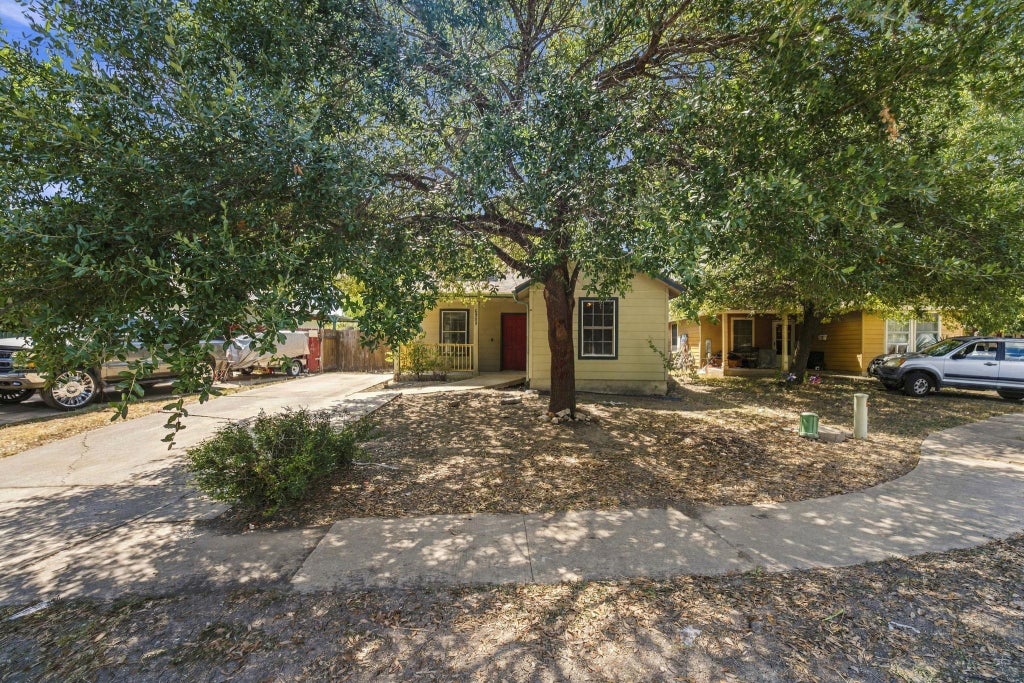 Photo of 6909 Frontera TRL, Austin, TX 78741 (MLS # 9434393)