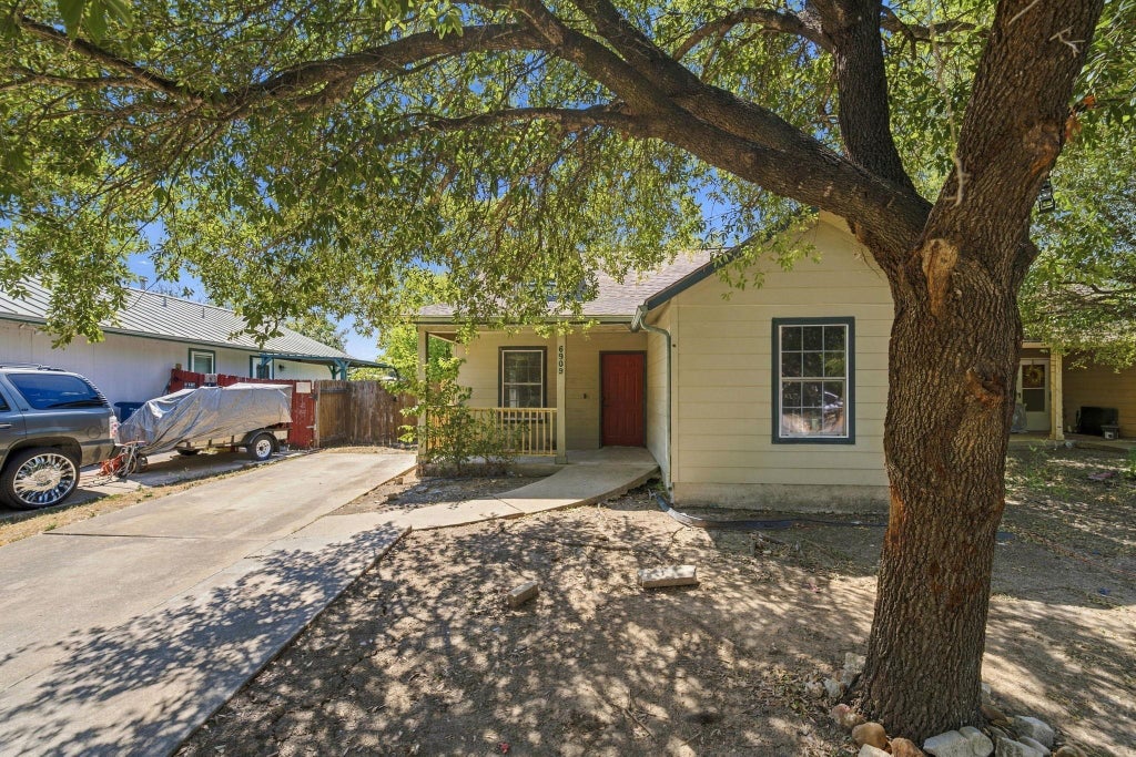Photo of 6909 Frontera TRL, Austin, TX 78741 (MLS # 9434393)