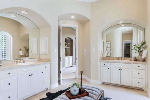 Tiny photo for 60 Tiburon DR, The Hills, TX 78738 (MLS # 8462818)