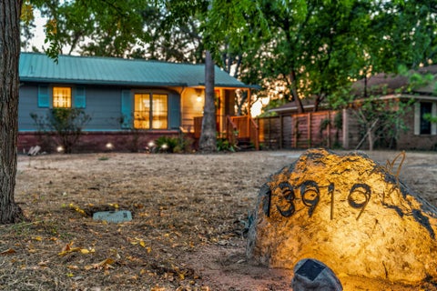 Photo of 13919 Hummingbird LN, Austin, TX 78732 (MLS # 3855046)