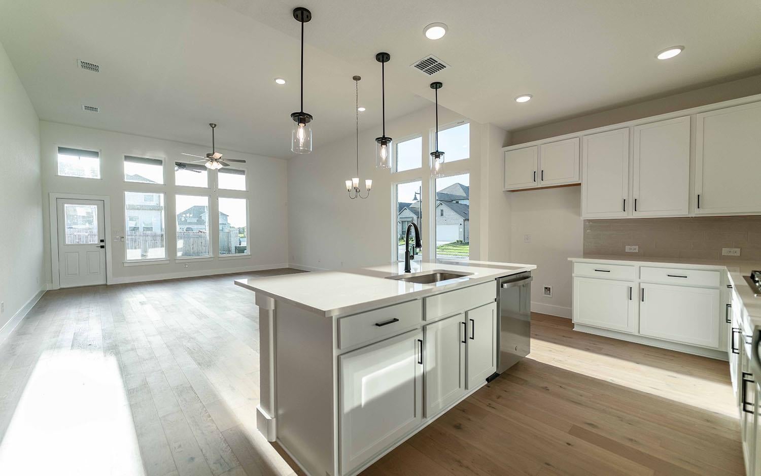 200 Hollister DR