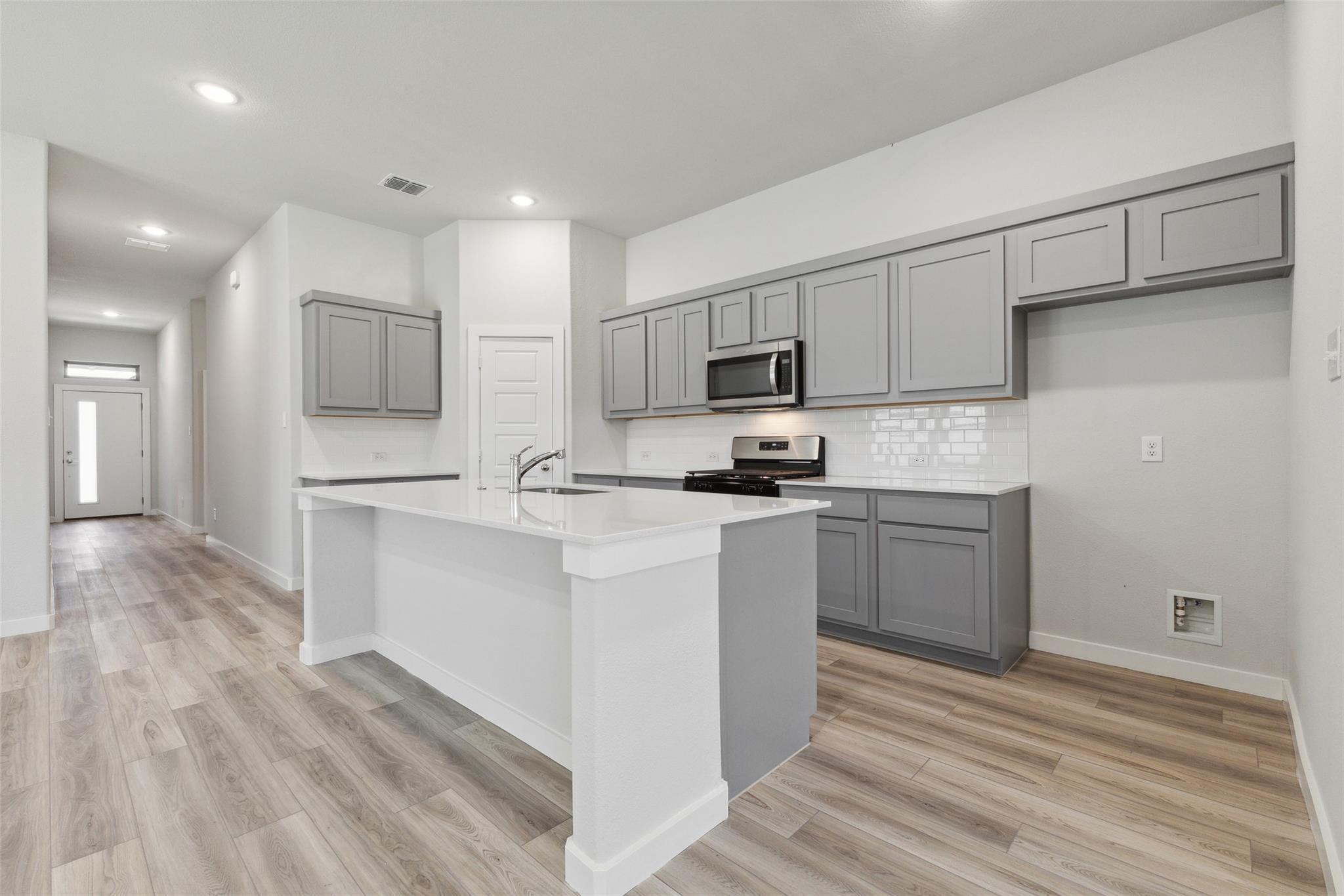 200 Hidalgo LN