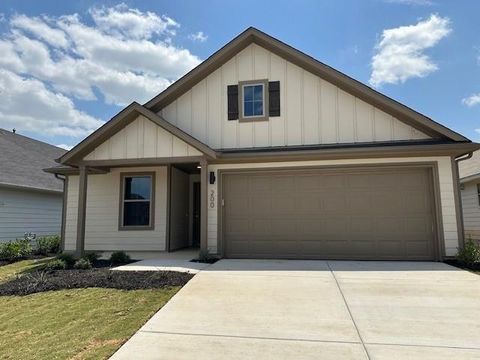 200 Hidalgo LN Elgin TX 78621